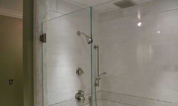 Custom Glass Shower Enclosures in Pomona Valley, California.